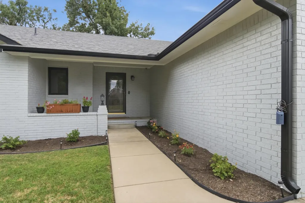 8309 W 17th Wichita KS 67212