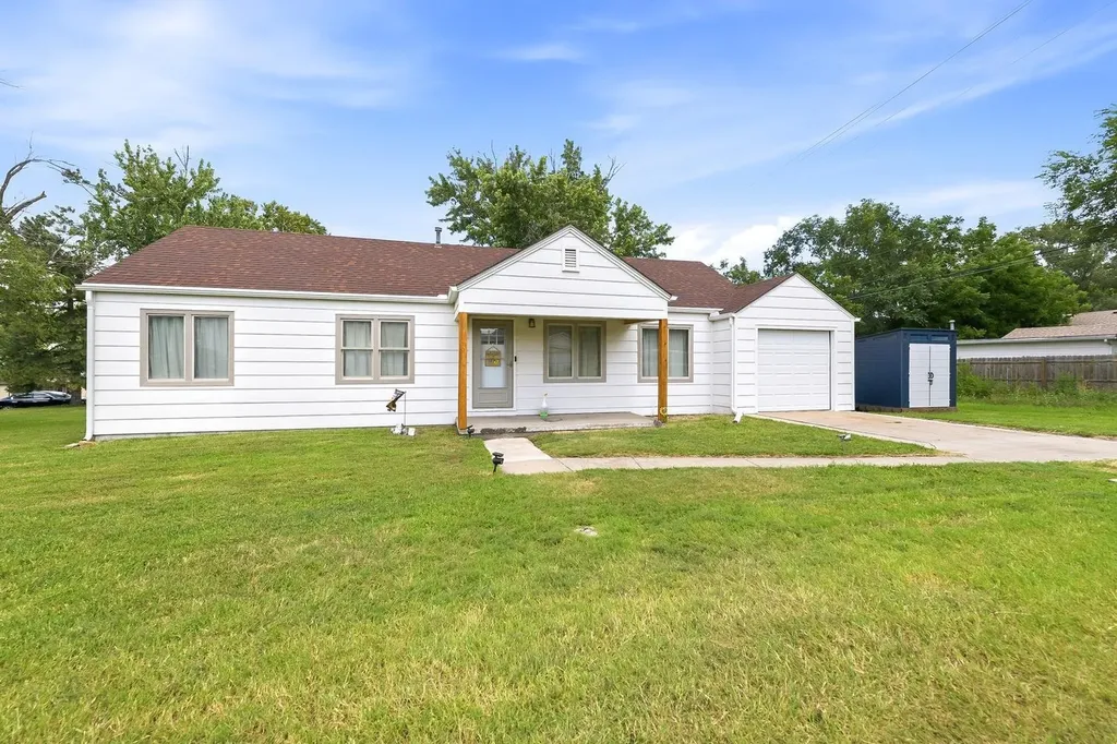 1206 N Bobbie Augusta KS 67010