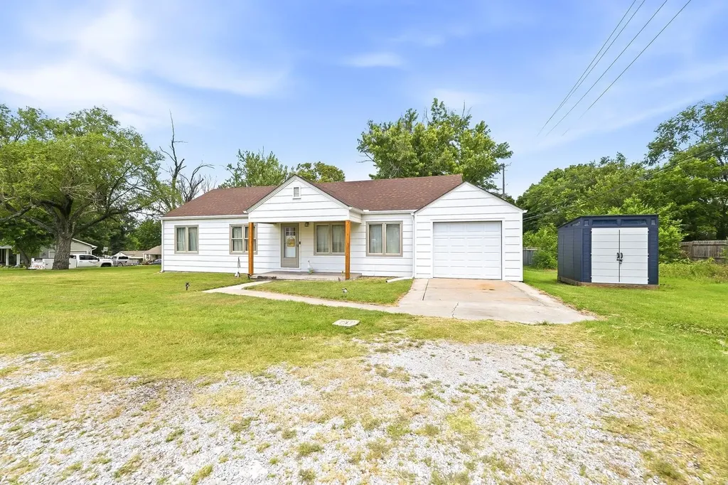 1206 N Bobbie Augusta KS 67010