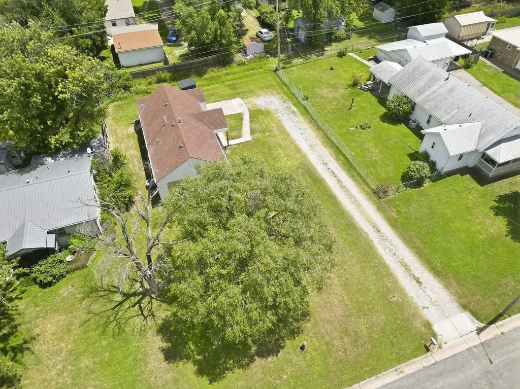 1206 N Bobbie Augusta KS 67010