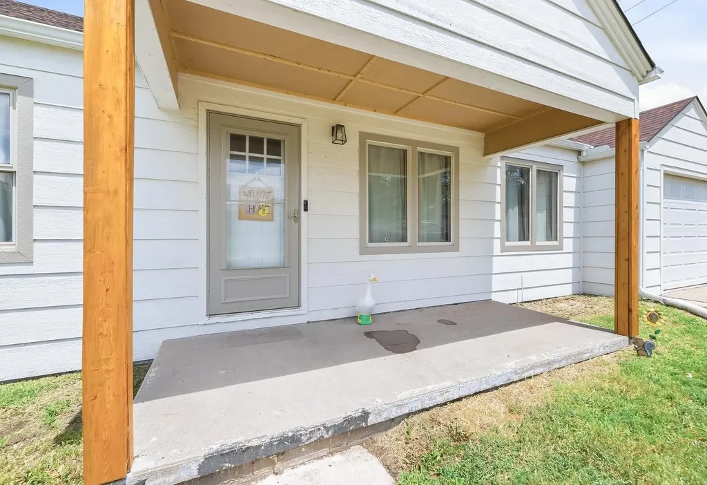 1206 N Bobbie Augusta KS 67010