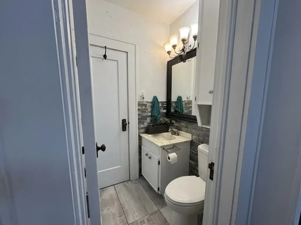 633 S Poplar Wichita KS 67211