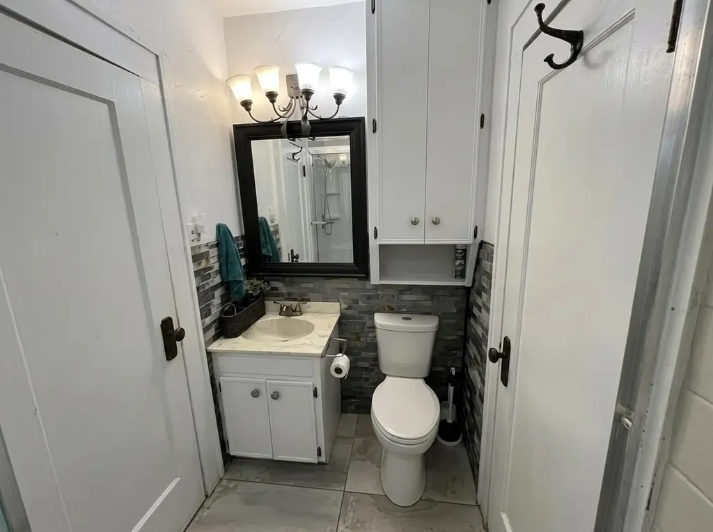 633 S Poplar Wichita KS 67211