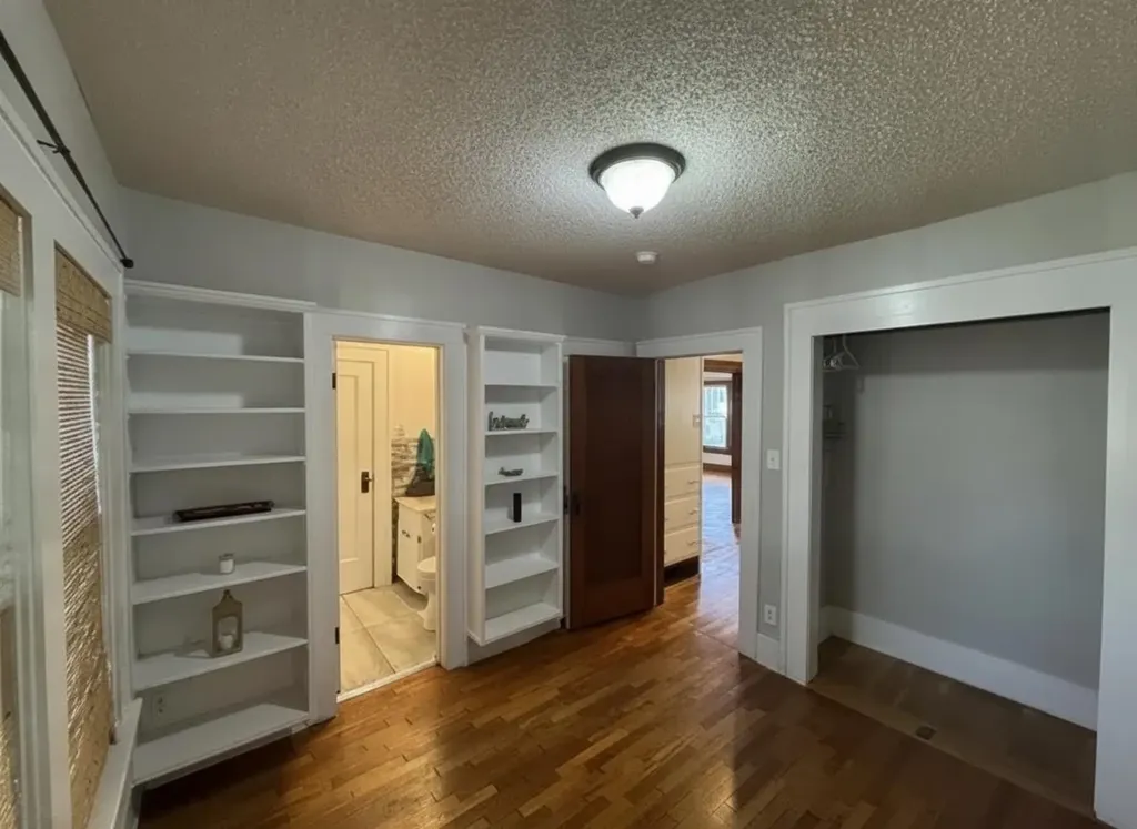 633 S Poplar Wichita KS 67211
