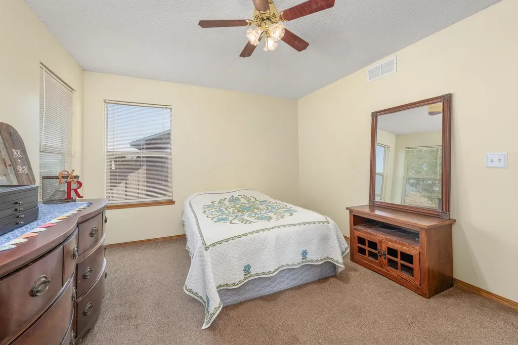 1815 N Country Walk Mulvane KS 67110