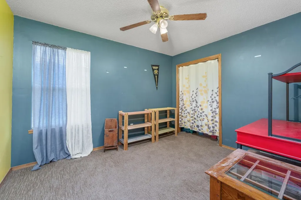1815 N Country Walk Mulvane KS 67110