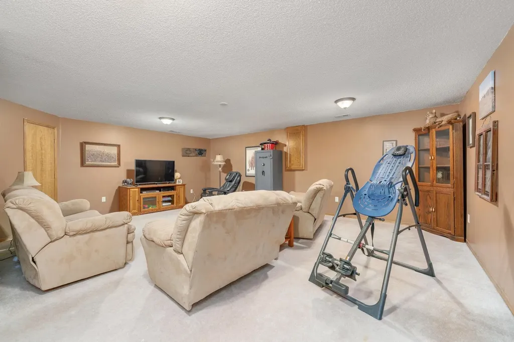 1815 N Country Walk Mulvane KS 67110