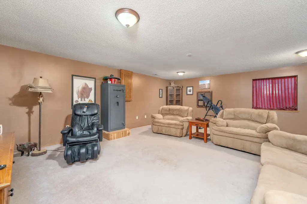 1815 N Country Walk Mulvane KS 67110