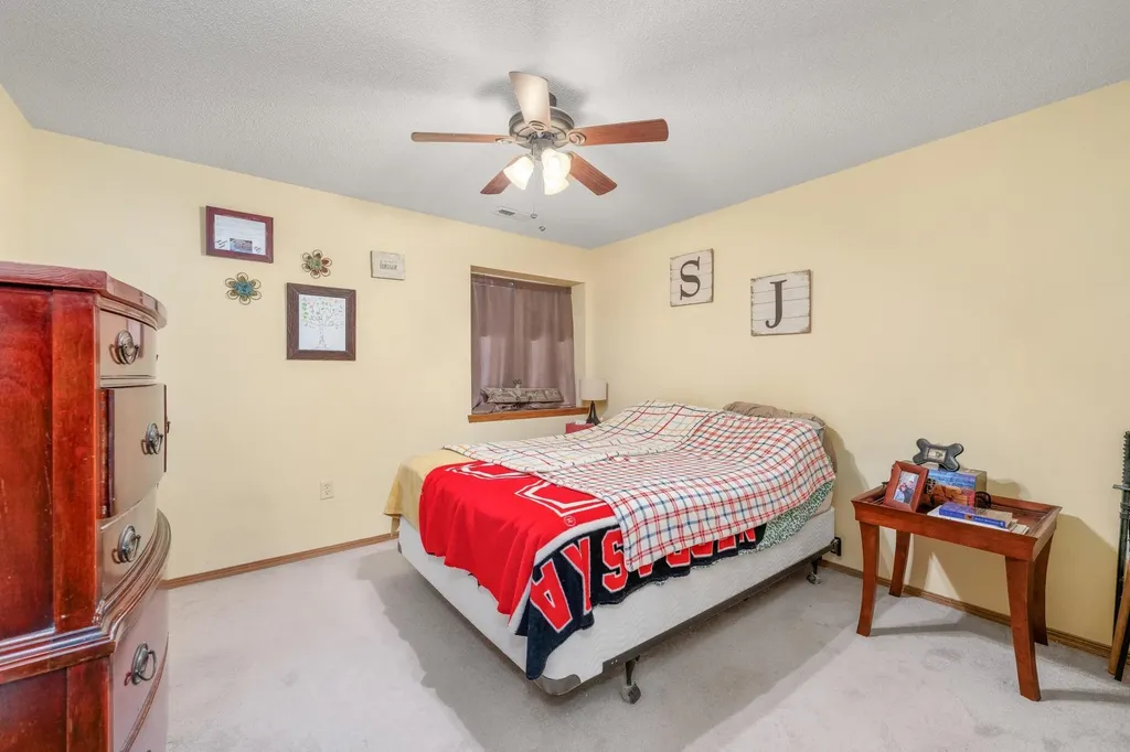 1815 N Country Walk Mulvane KS 67110