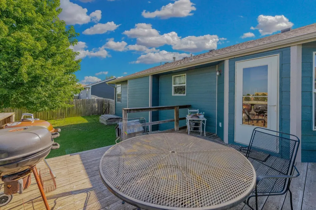 1815 N Country Walk Mulvane KS 67110