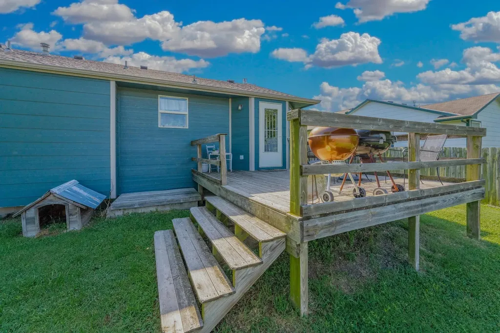 1815 N Country Walk Mulvane KS 67110
