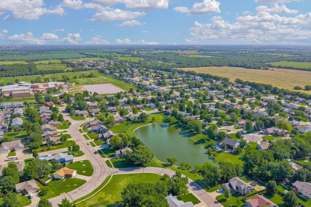 1815 N Country Walk Mulvane KS 67110