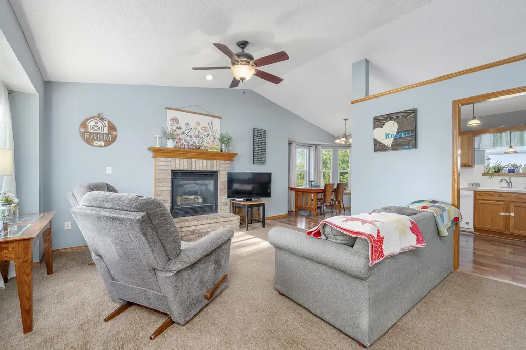 1815 N Country Walk Mulvane KS 67110