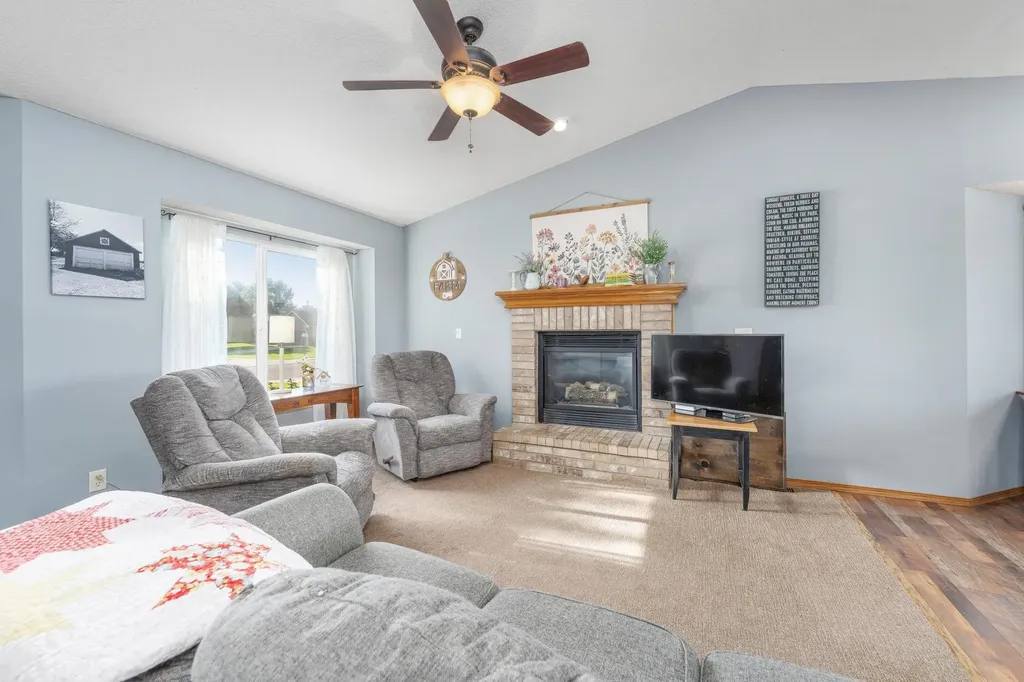 1815 N Country Walk Mulvane KS 67110