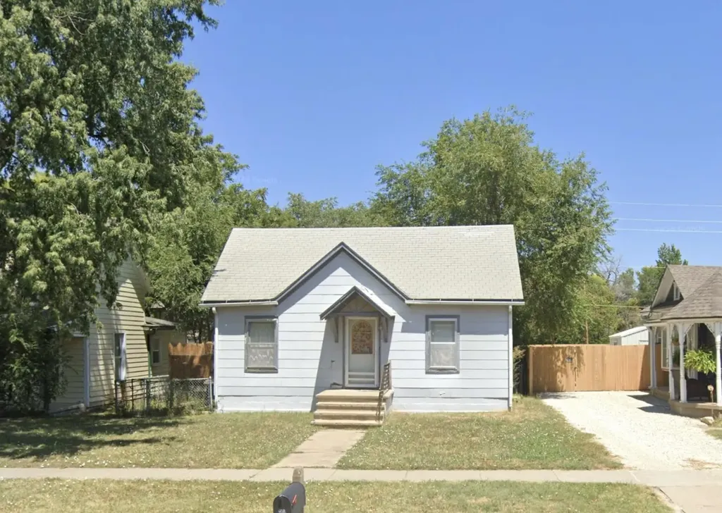 402 E 10th Newton KS 67114