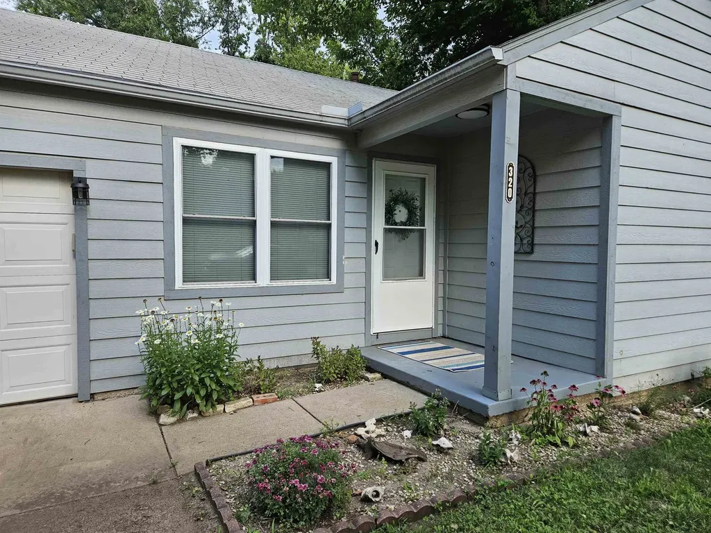 320 Mccabe Street Winfield KS 67156
