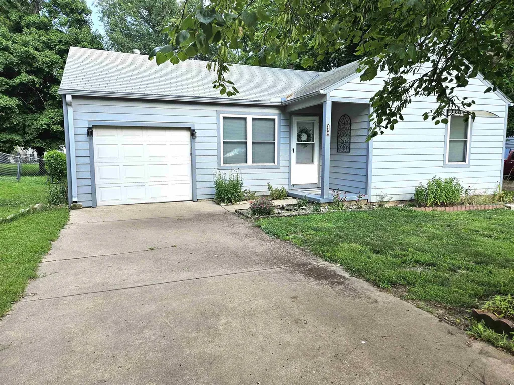 320 Mccabe Street Winfield KS 67156