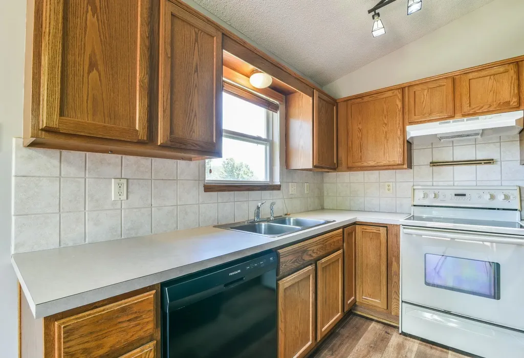 12114 E Laguna Wichita KS 67207