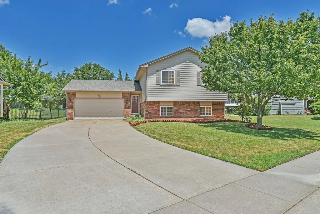 12114 E Laguna Wichita KS 67207