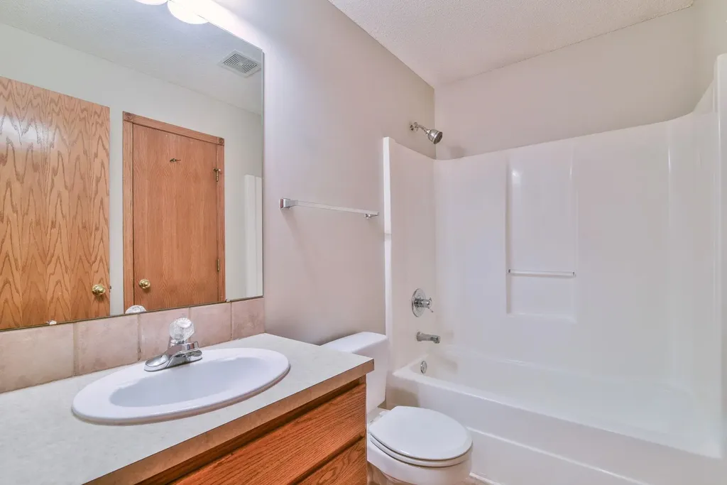 12114 E Laguna Wichita KS 67207