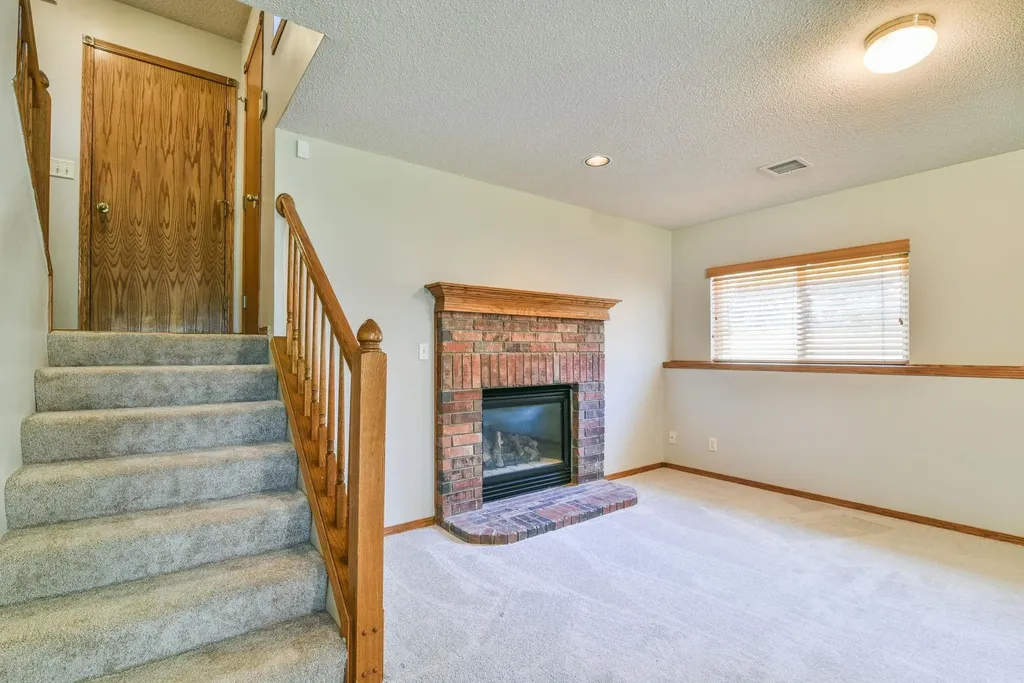 12114 E Laguna Wichita KS 67207