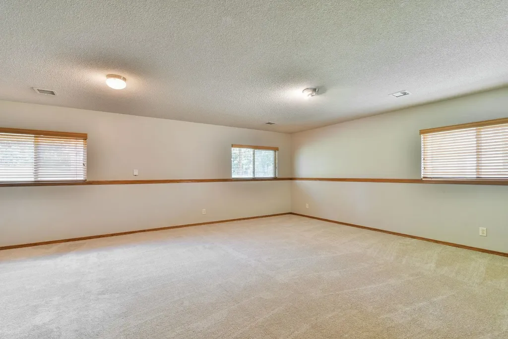 12114 E Laguna Wichita KS 67207