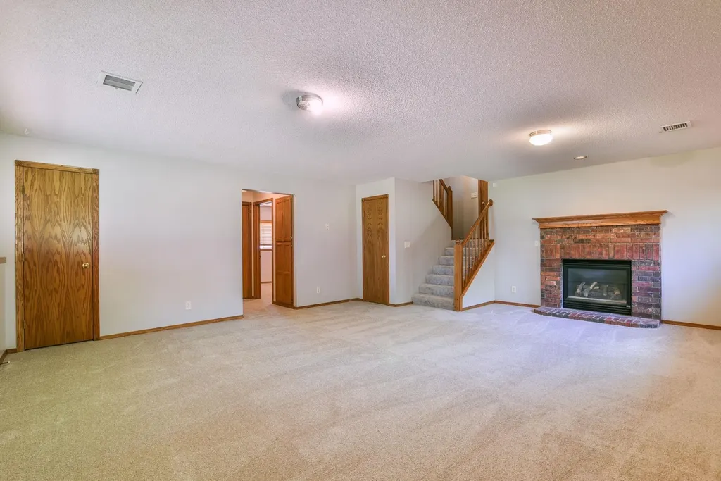 12114 E Laguna Wichita KS 67207