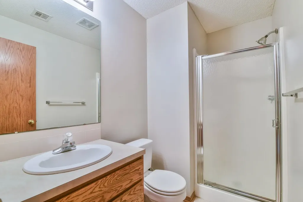12114 E Laguna Wichita KS 67207