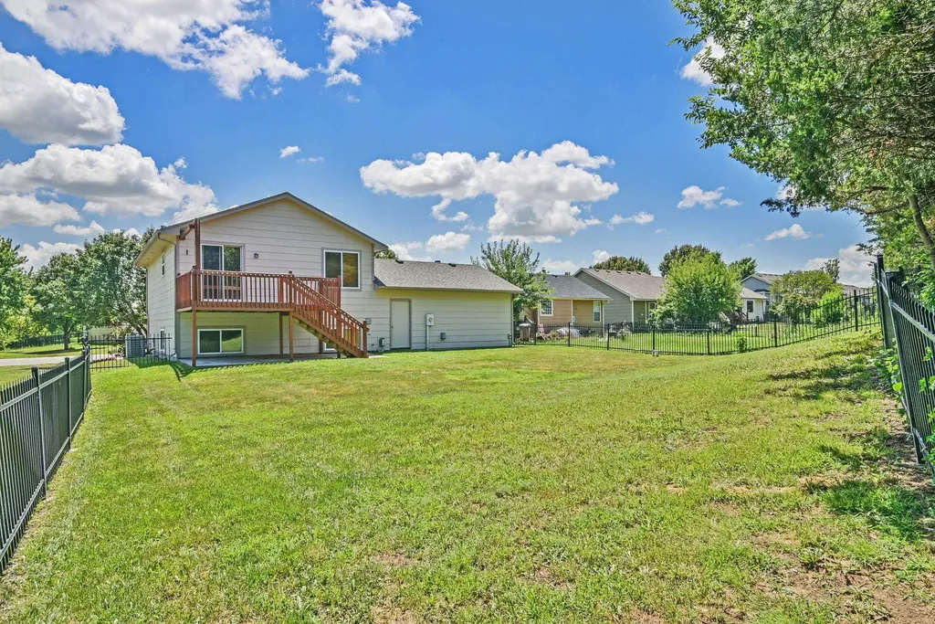 12114 E Laguna Wichita KS 67207