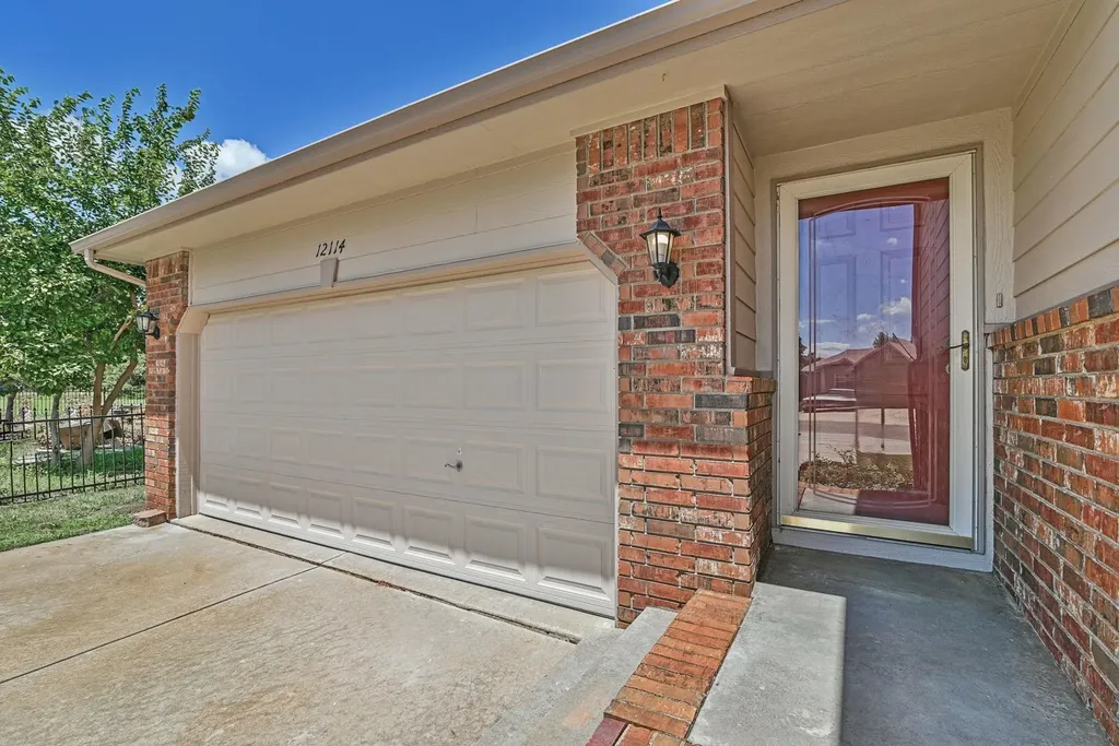 12114 E Laguna Wichita KS 67207