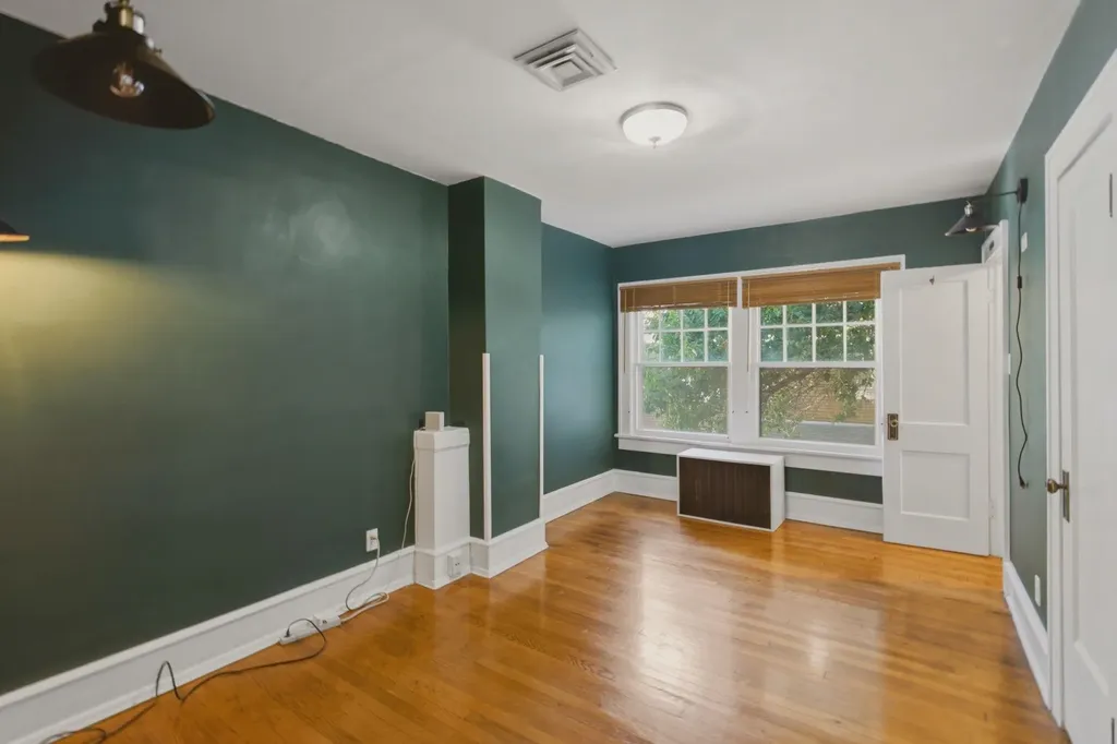 105 N Broadview Street Wichita KS 67208