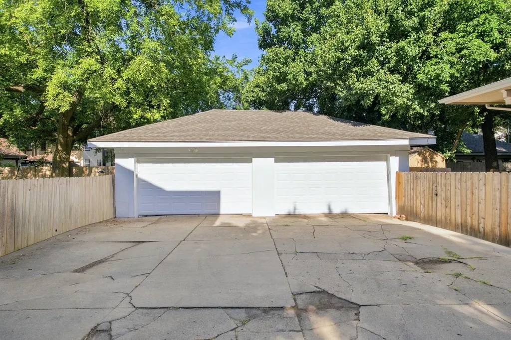 105 N Broadview Street Wichita KS 67208