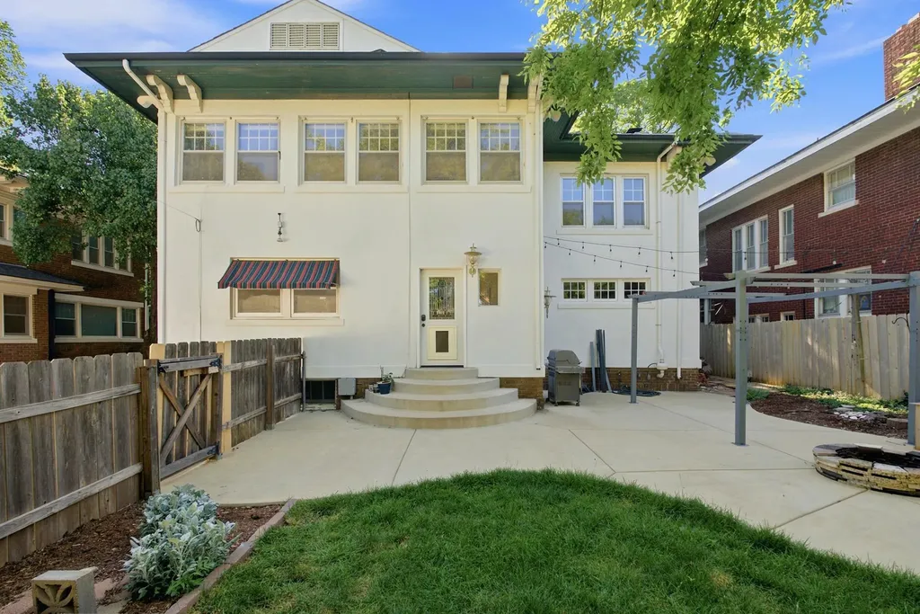 105 N Broadview Street Wichita KS 67208