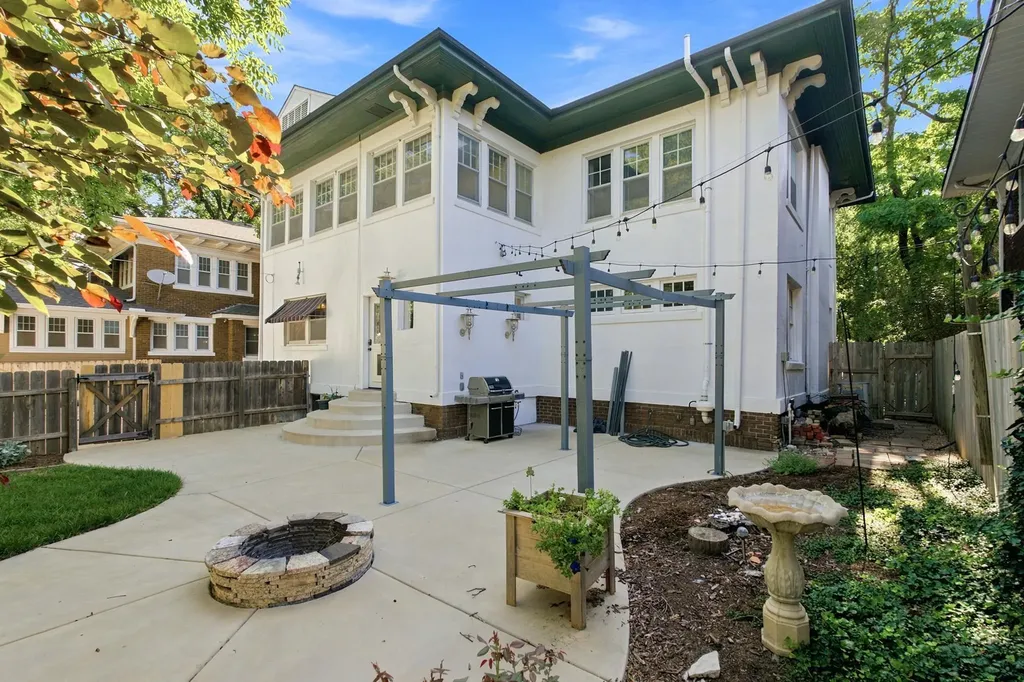 105 N Broadview Street Wichita KS 67208