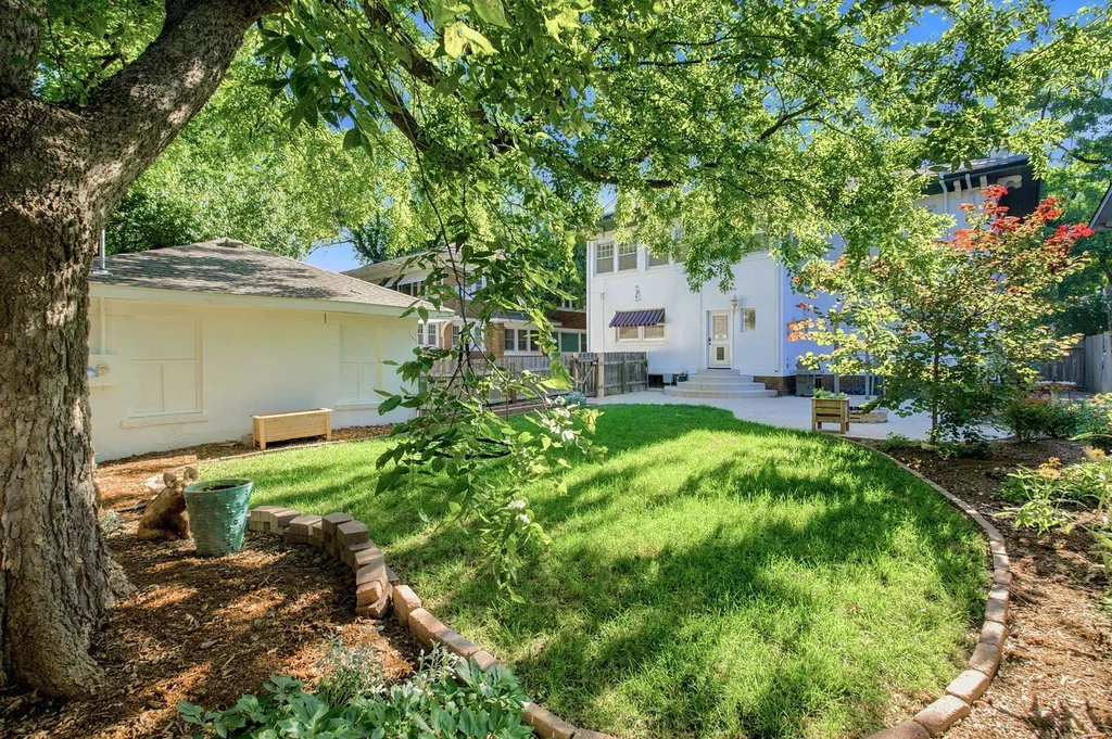 105 N Broadview Street Wichita KS 67208