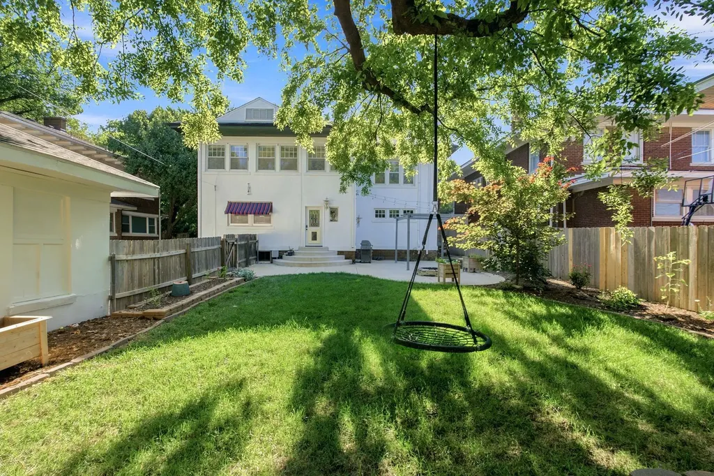 105 N Broadview Street Wichita KS 67208