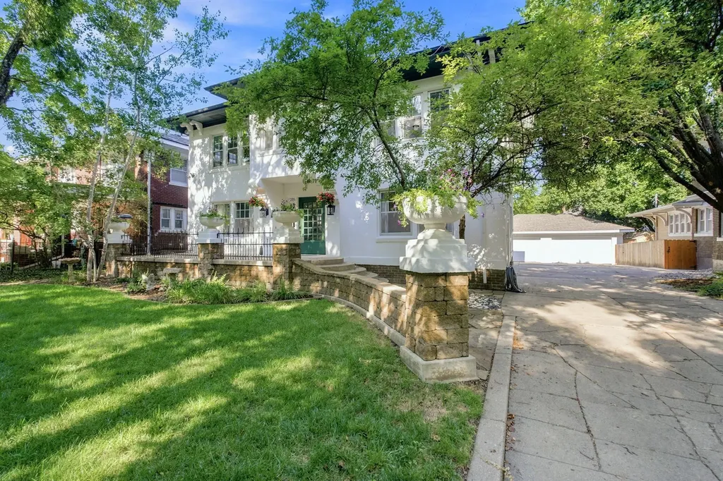 105 N Broadview Street Wichita KS 67208