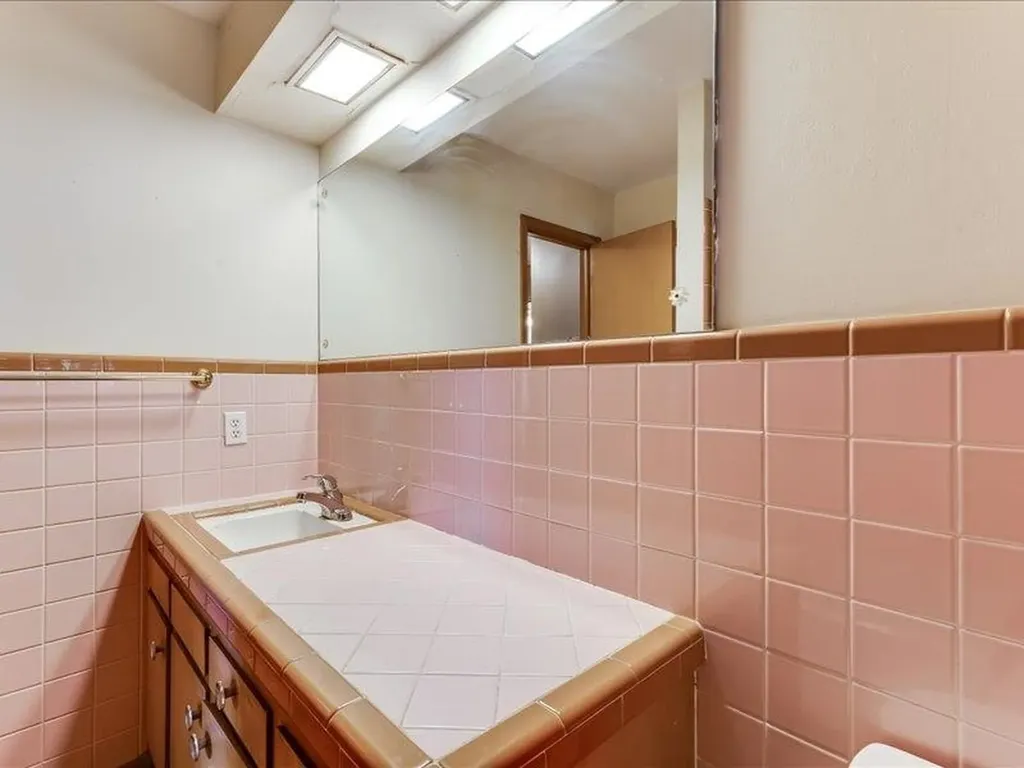 1334 N Lakeview Drive Derby KS 67037