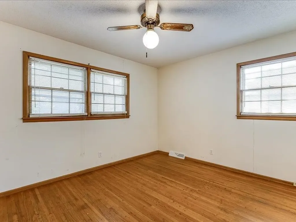 1334 N Lakeview Drive Derby KS 67037