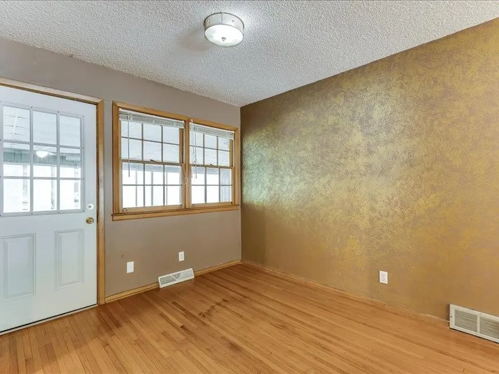 1334 N Lakeview Drive Derby KS 67037