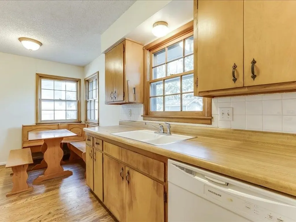 1334 N Lakeview Drive Derby KS 67037
