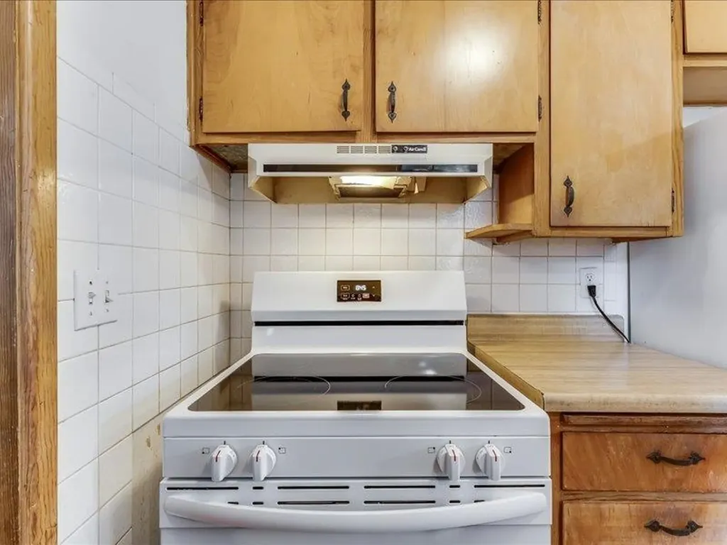 1334 N Lakeview Drive Derby KS 67037
