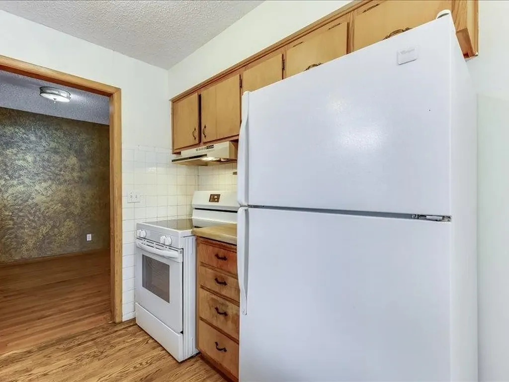 1334 N Lakeview Drive Derby KS 67037