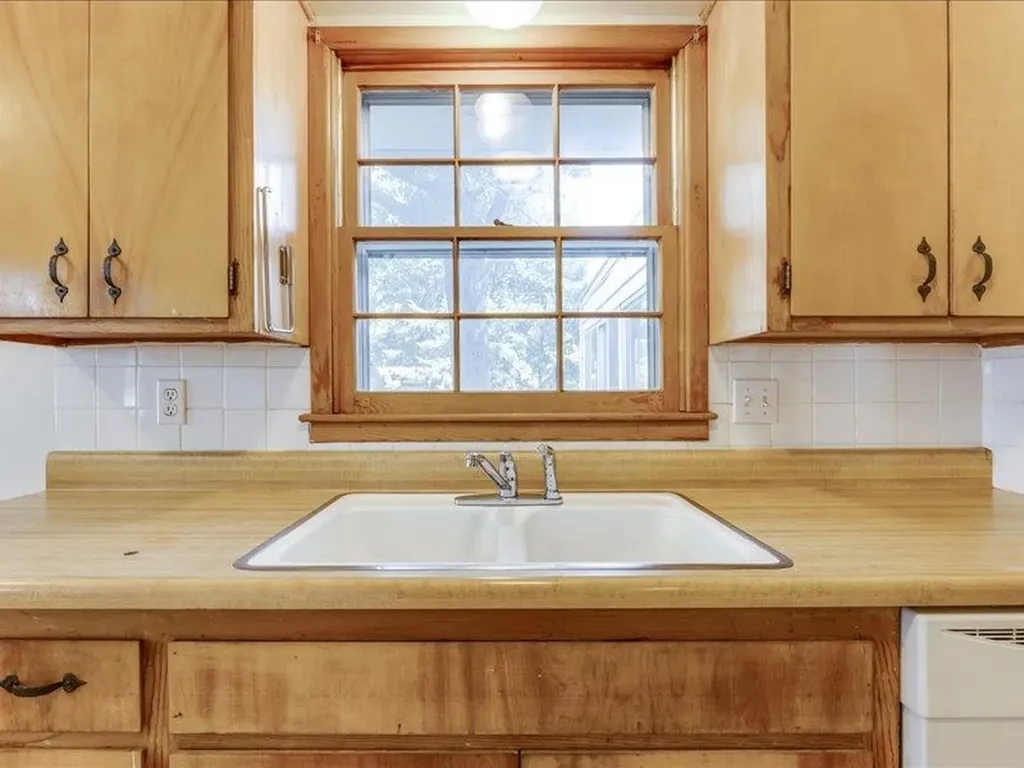 1334 N Lakeview Drive Derby KS 67037
