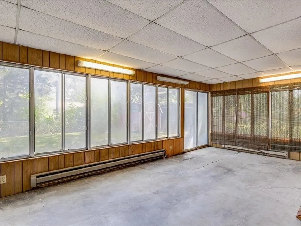 1334 N Lakeview Drive Derby KS 67037