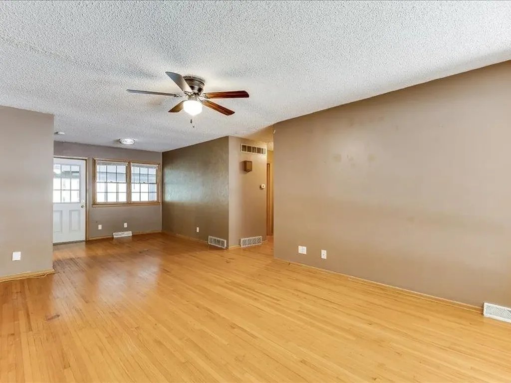 1334 N Lakeview Drive Derby KS 67037