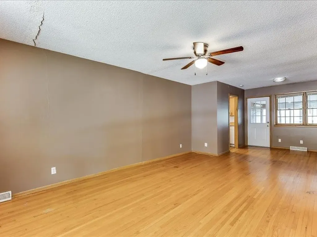 1334 N Lakeview Drive Derby KS 67037