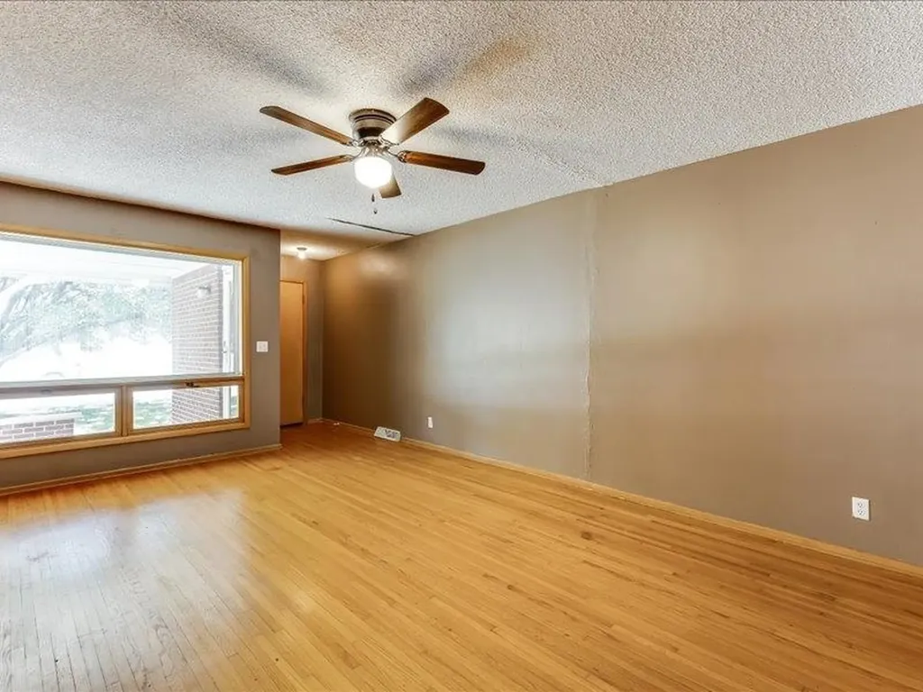 1334 N Lakeview Drive Derby KS 67037