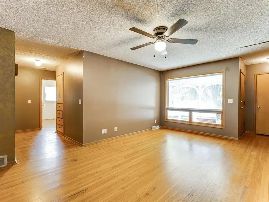 1334 N Lakeview Drive Derby KS 67037