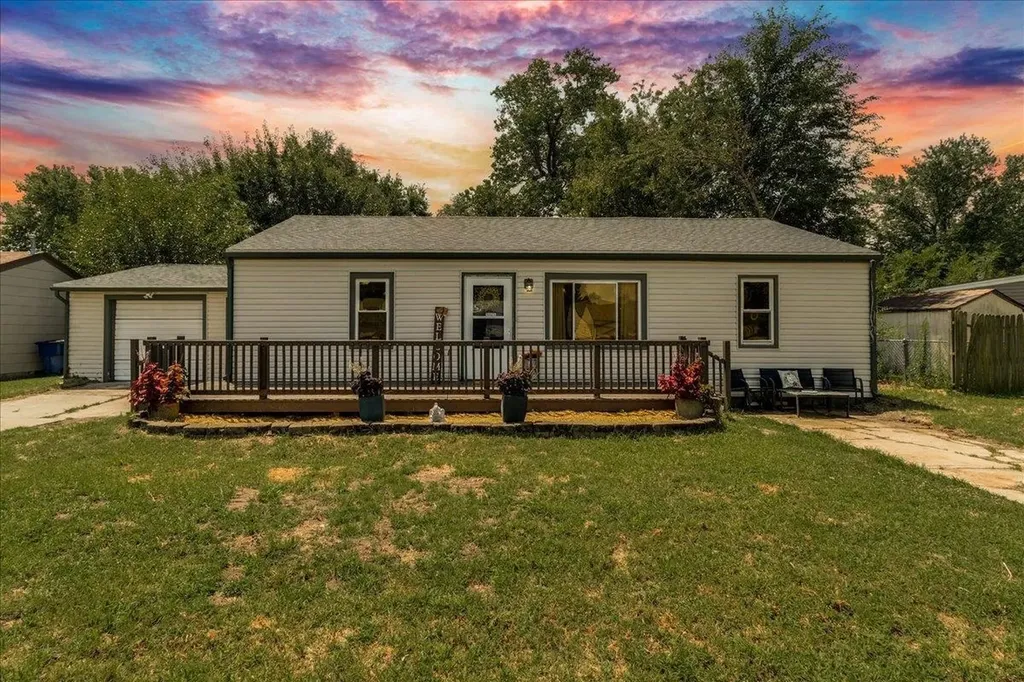 417 W Hollywood Drive Wichita KS 67217